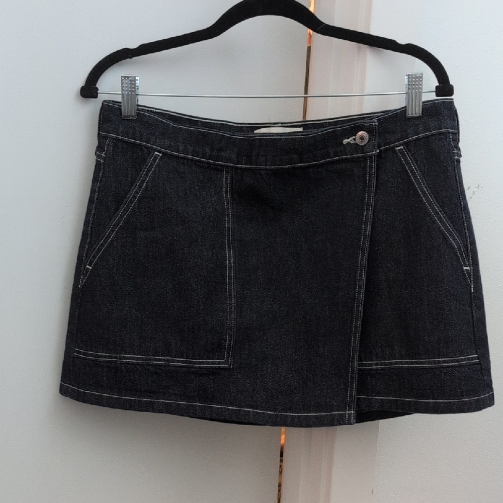 Dark Denim Wrap Mini Skirt with Front Pockets. Abercrombie, Size 30, Brand New